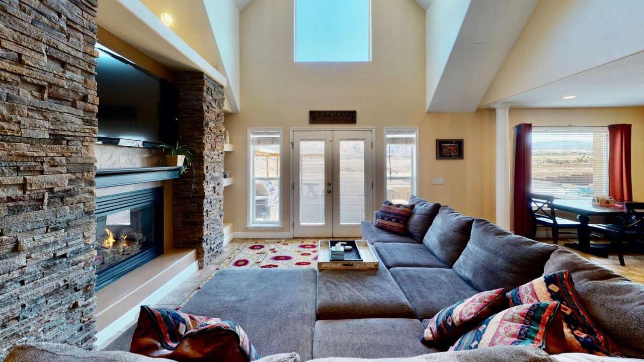 Moab Desert Home, 4 Bedroom Private House, Sleeps 10, Pet Friendly ภายนอก รูปภาพ